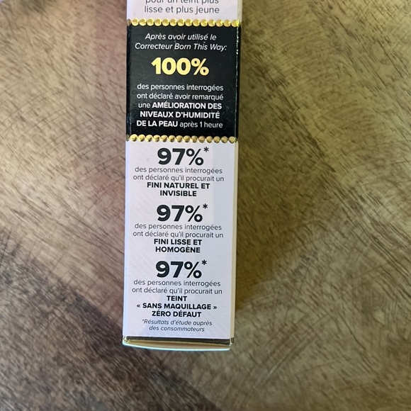 TOO FACED set of two foundation and concealer - Picture 3 of 8